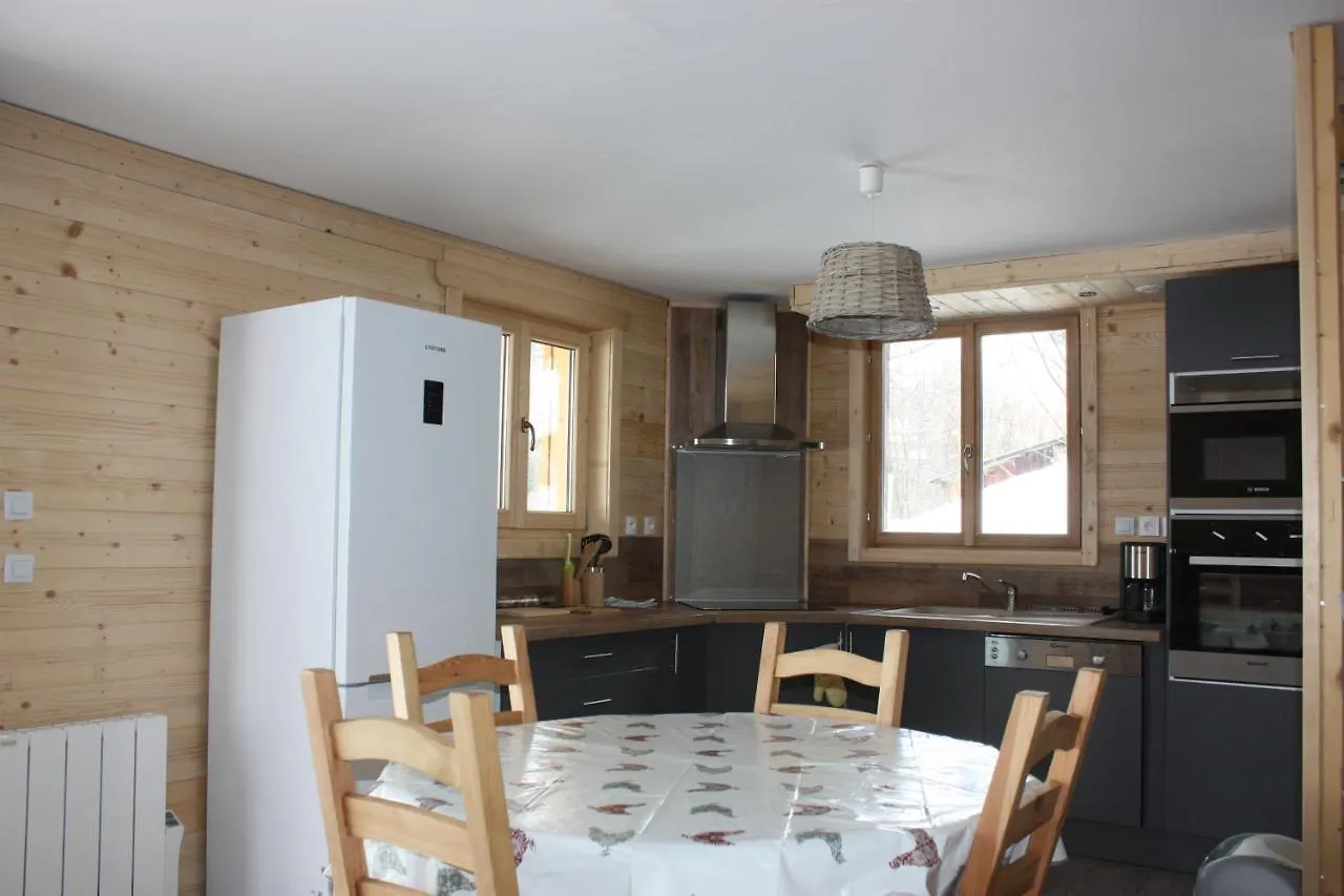 Appartement En Rdc D\'Un Chalet contacts